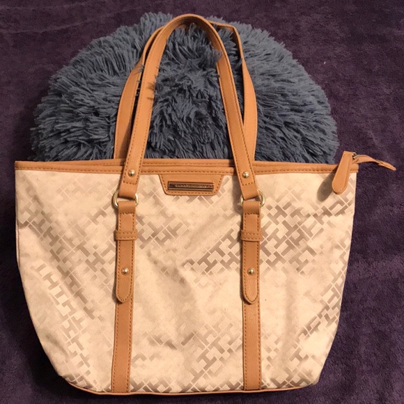 Tommy Hilfiger purse - Picture 1 of 6